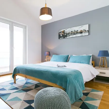 Appartamento Industrial Style 2 Bedroom Apt 3 Min From The Beach! Porec